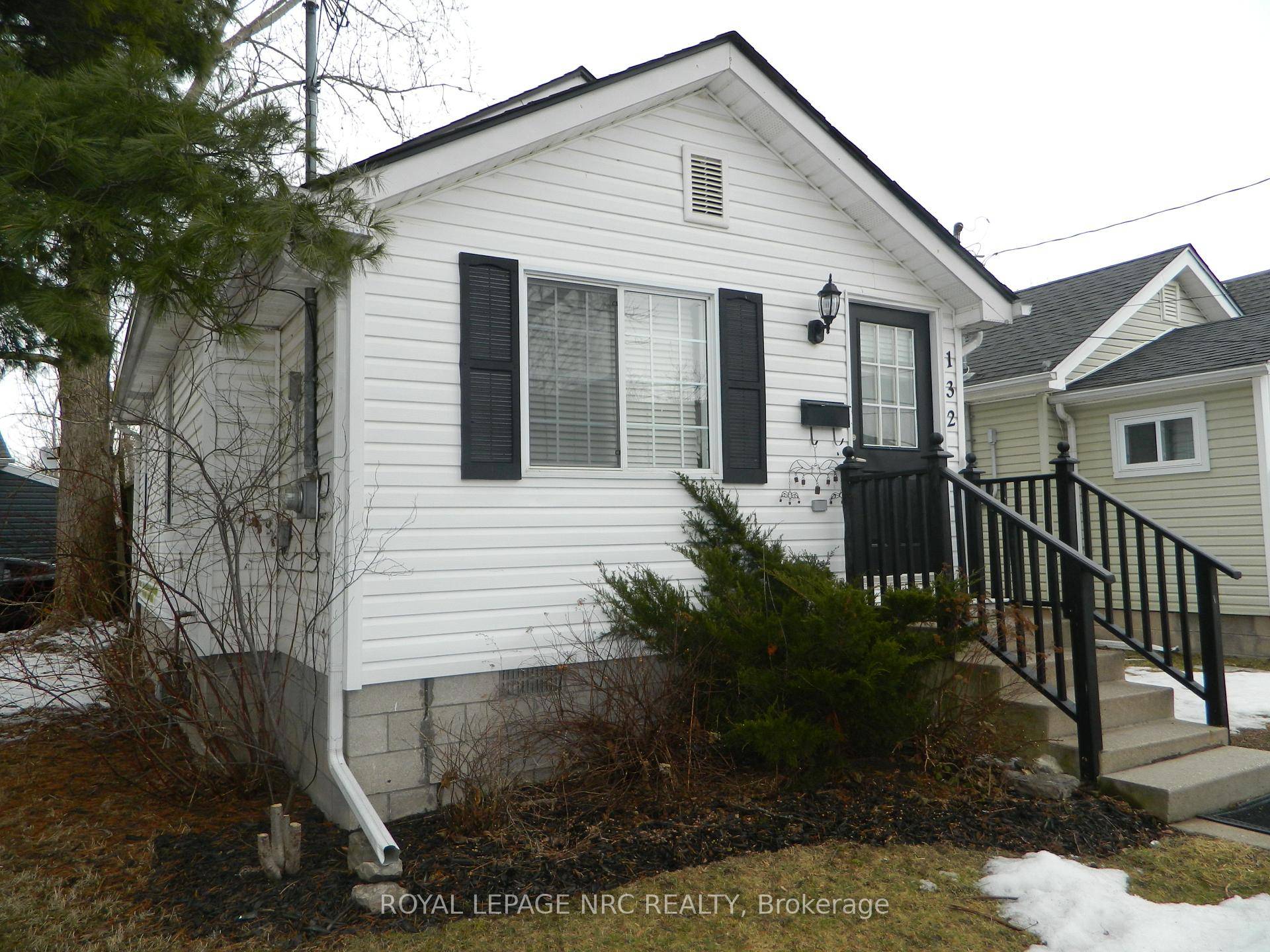 LOOKING FOR A CUTE AFFORDABLE 2 BEDROOM HOME ?