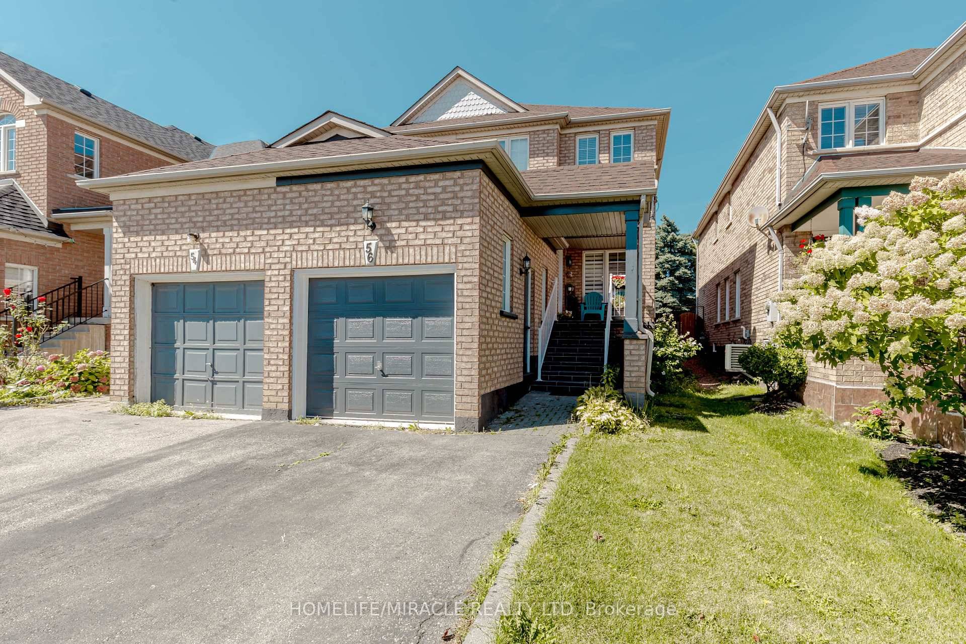 Beautiful Semi Detached Home in Fletcher's Meadow Community.