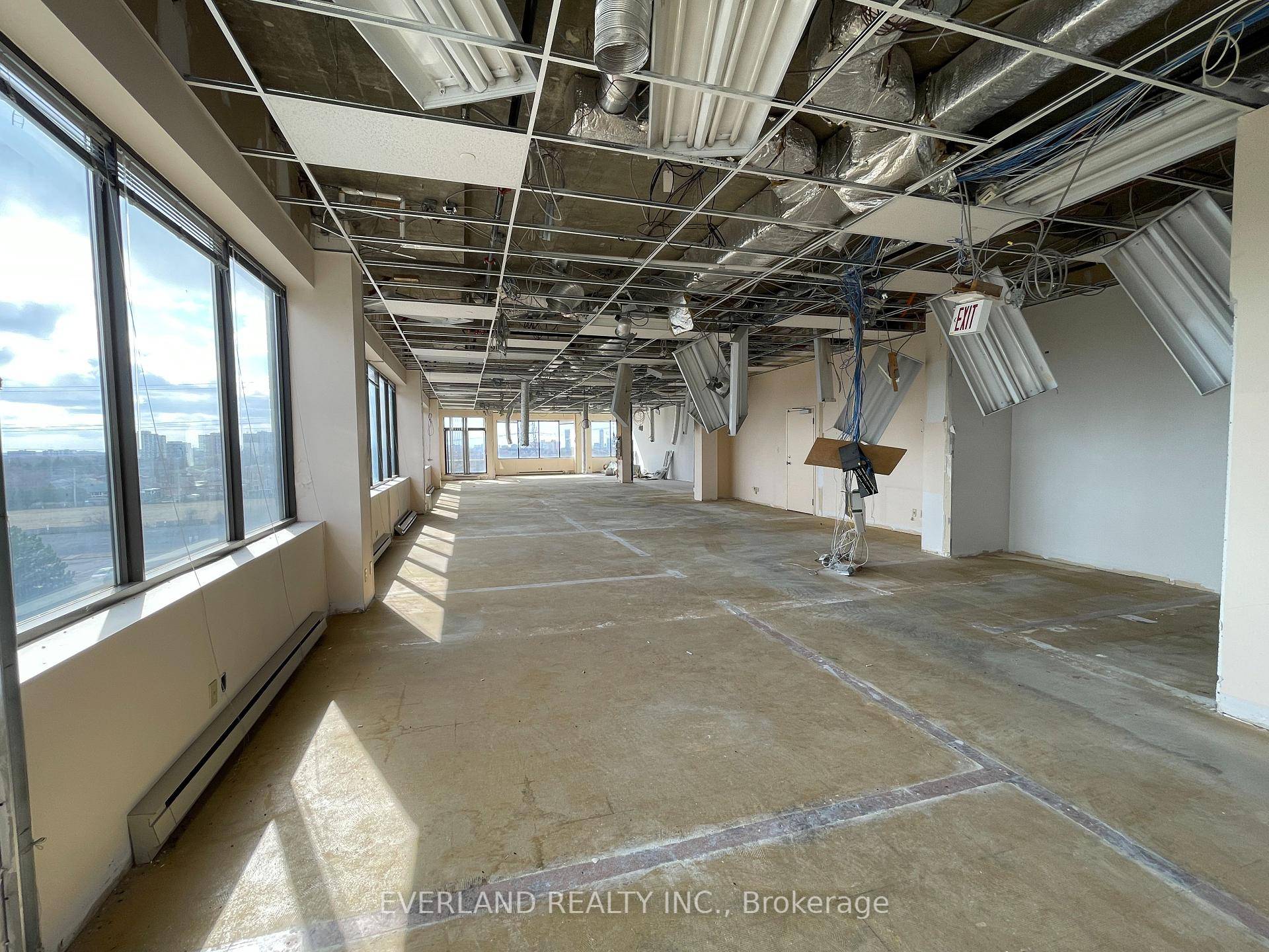 Bright Office Space In A Newly Renovated Office Building Suitable For A Variety Of Professionals.