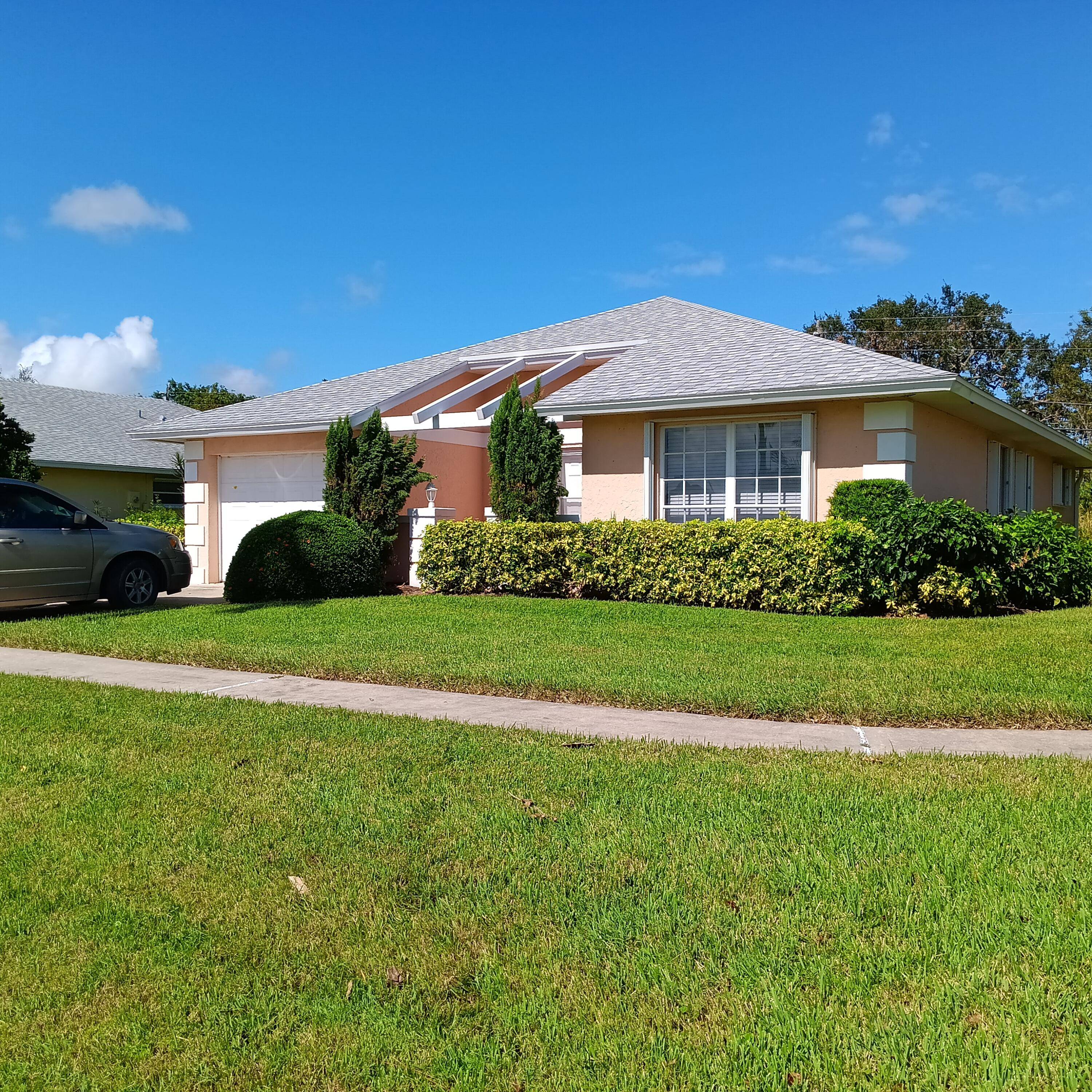 We are Happy to offer this CBS 2 2 1 with over 1700 sqft of living space in a Great 55 COMMUNITY ready for a new owner.