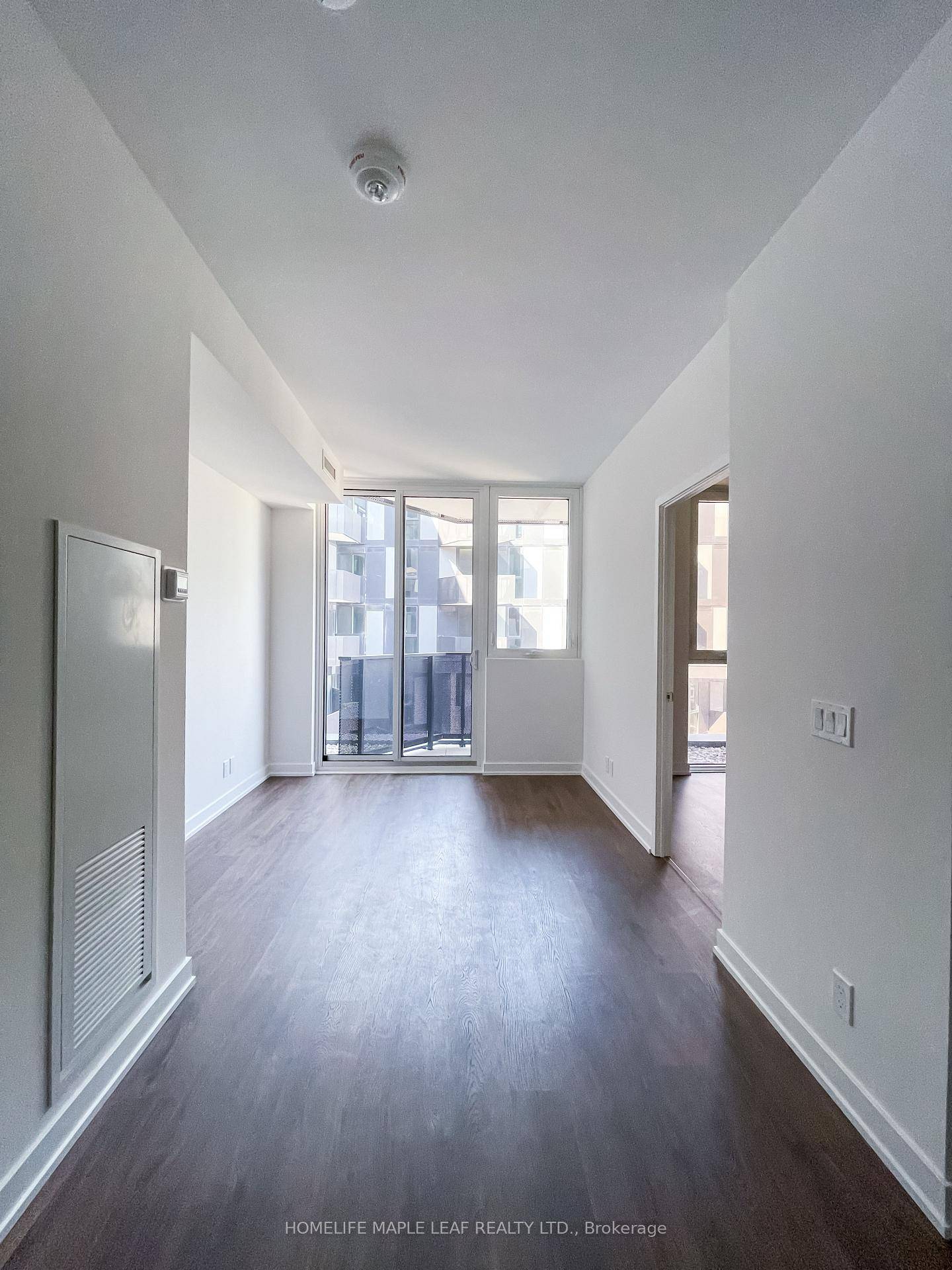 This beautiful 2 bedroom, 2 bathroom condo is in an unbeatable location.