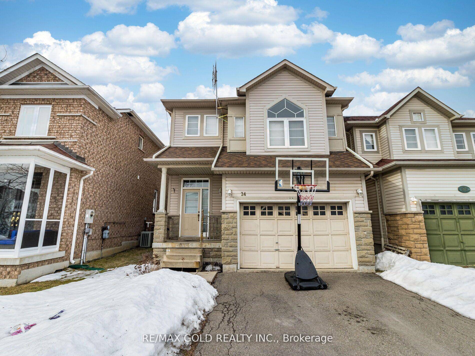 Welcome to 24 Bramoak Crescent !