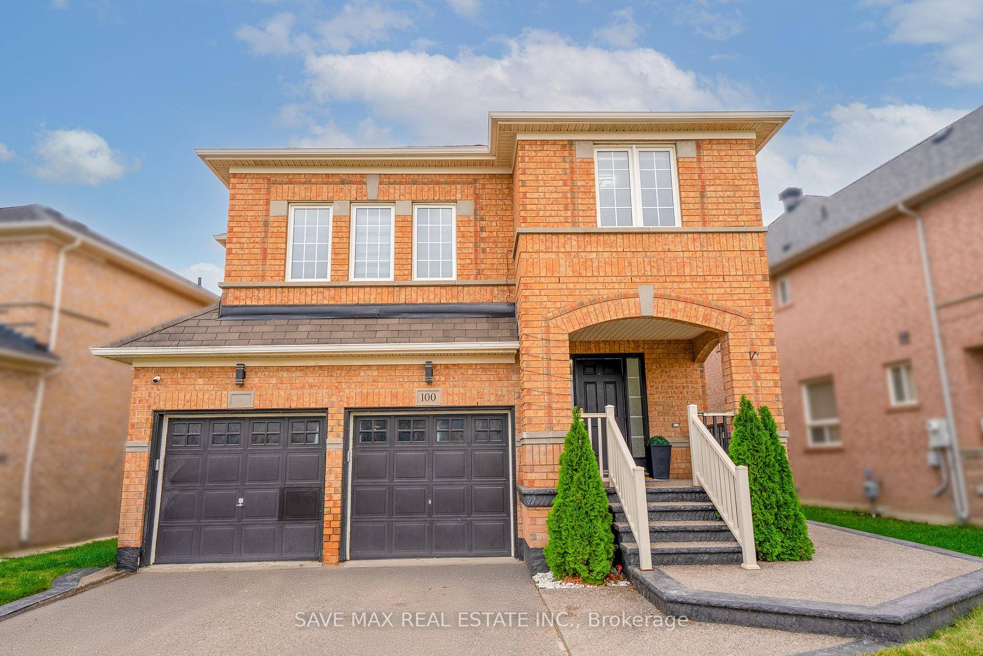 NORTH FACING LUXURY HOME DOUBLE CAR GARAGE !