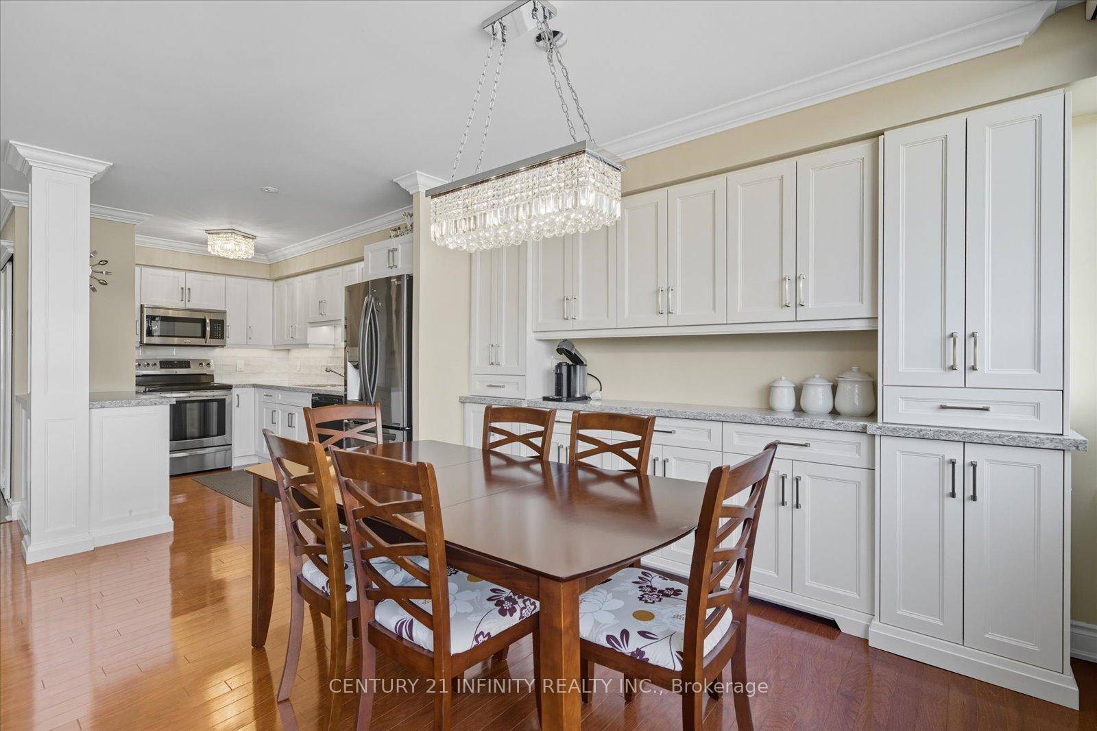 This Stunning 3 Bedroom, 2 Bathroom, 2 Storey Penthouse Condo Boasts 1537 Square Feet.