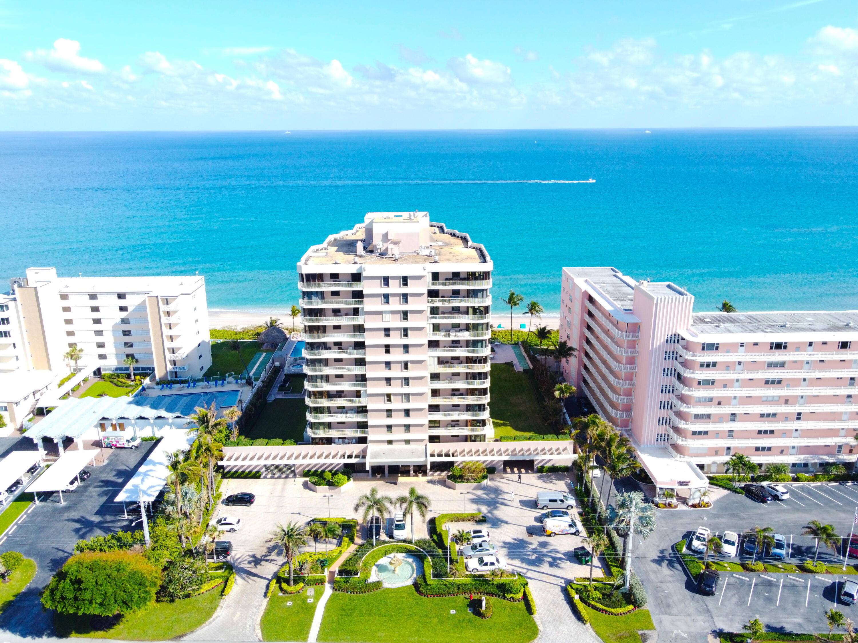Annual rental on the 4th floor of the Trafalgar with south exposure, ocean views and balmy ocean breezes.