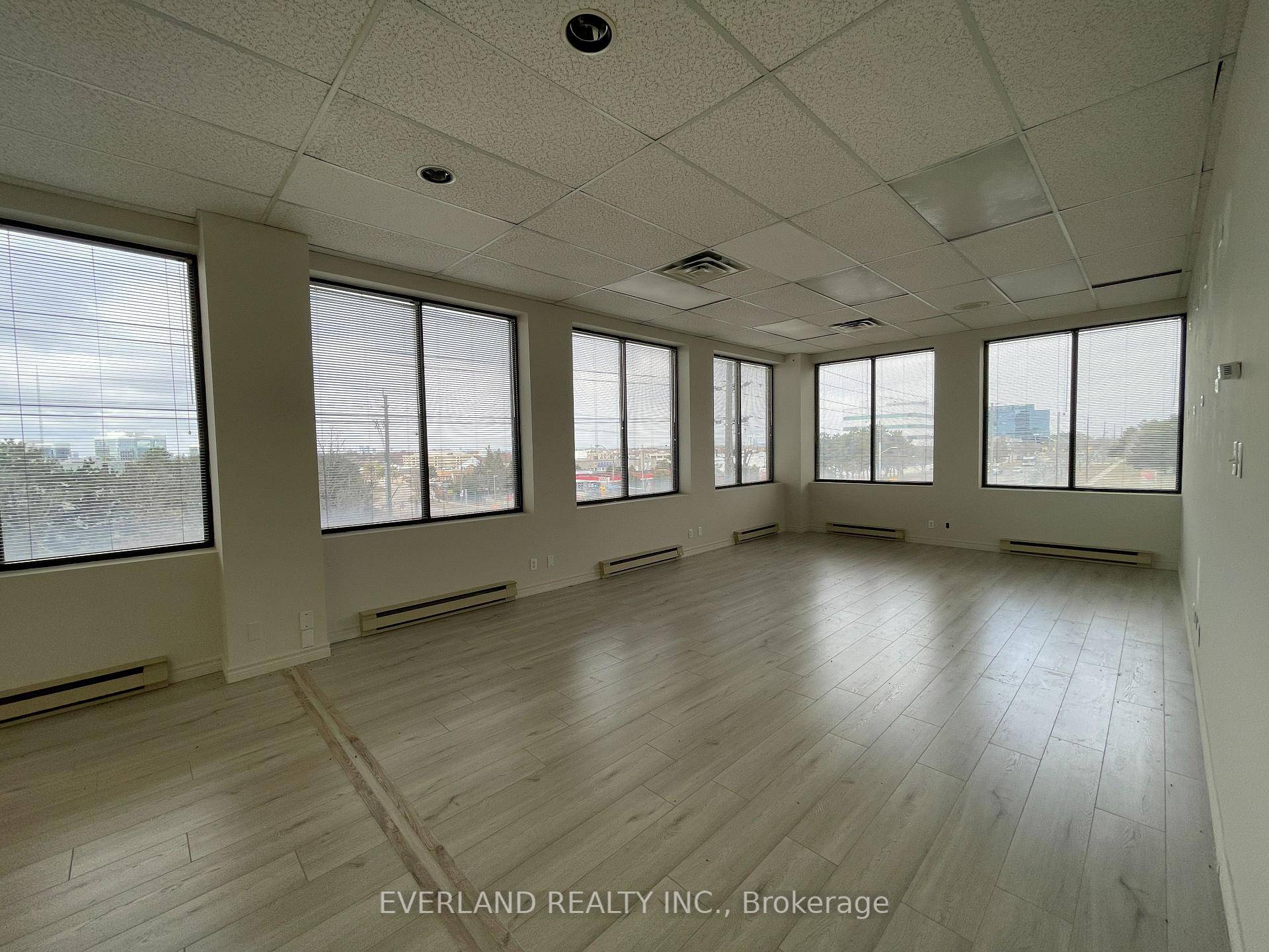 Bright Office Space In A Newly Renovated Office Building Suitable For A Variety Of Professionals.