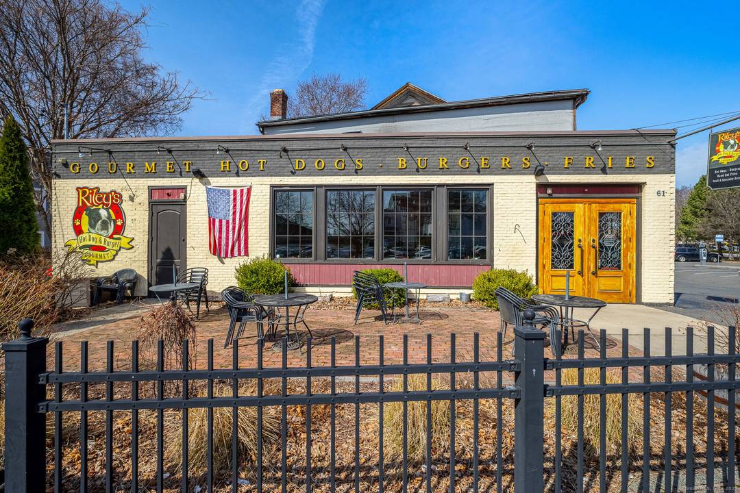 Welcome to 61 Glen St, New Britain !