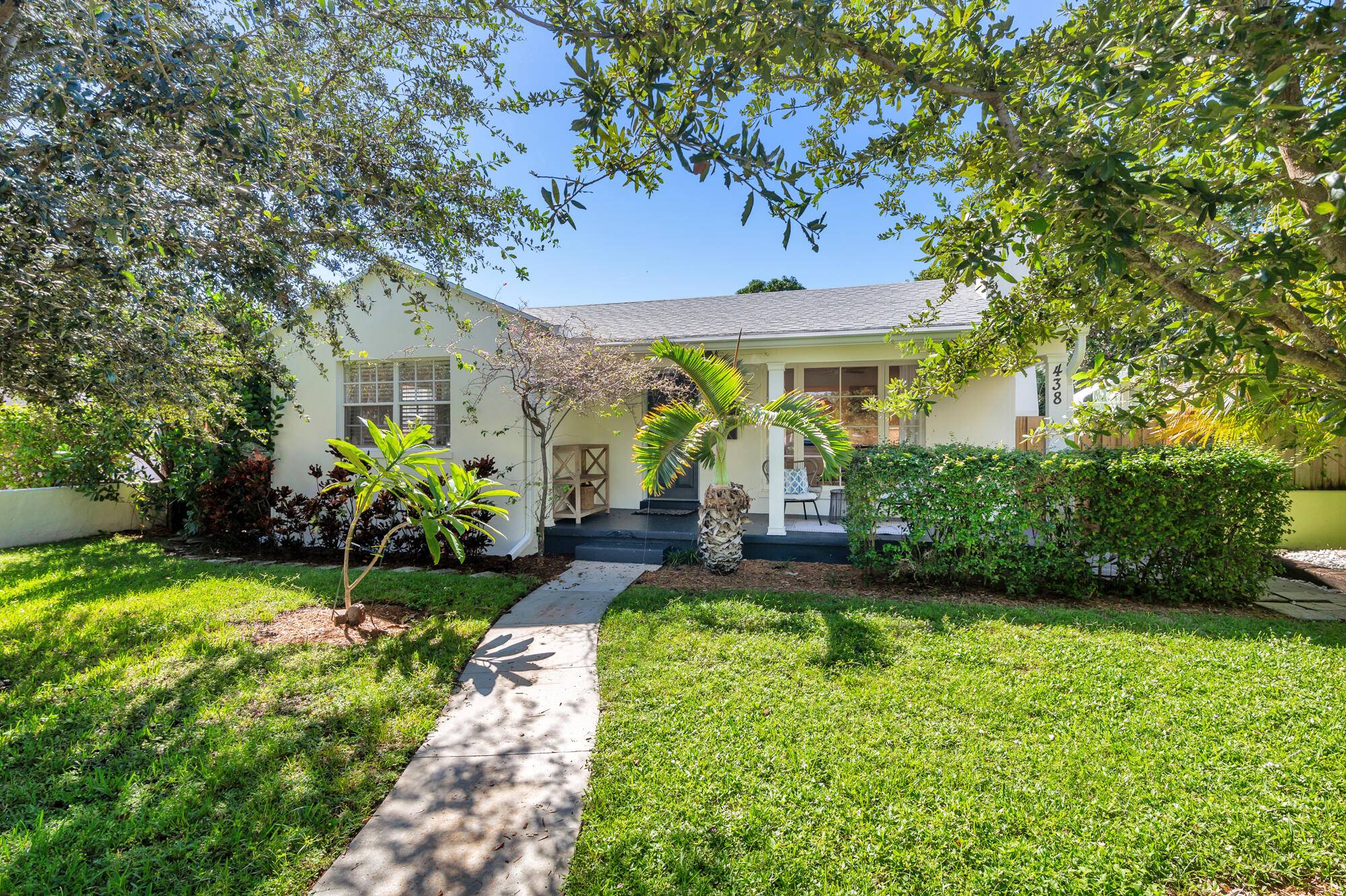 Charming Renovated Bungalow in Coveted Northwood NeighborhoodWelcome to your dream retreat in the heart of Northwood one of West Palm Beach's most desirable and historic neighborhoods.