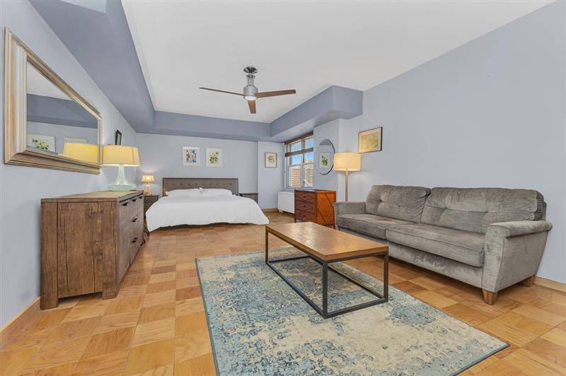 New listing PENTHOUSE FLOOR !