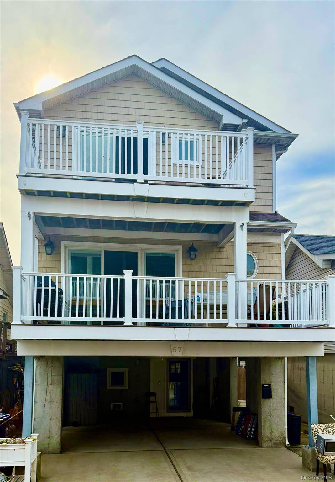 Spacious raised house for rent, in the heart of the West End of Long Beach ready for Immediate Occupancy ; Just in time for September Block party, local September bike ...
