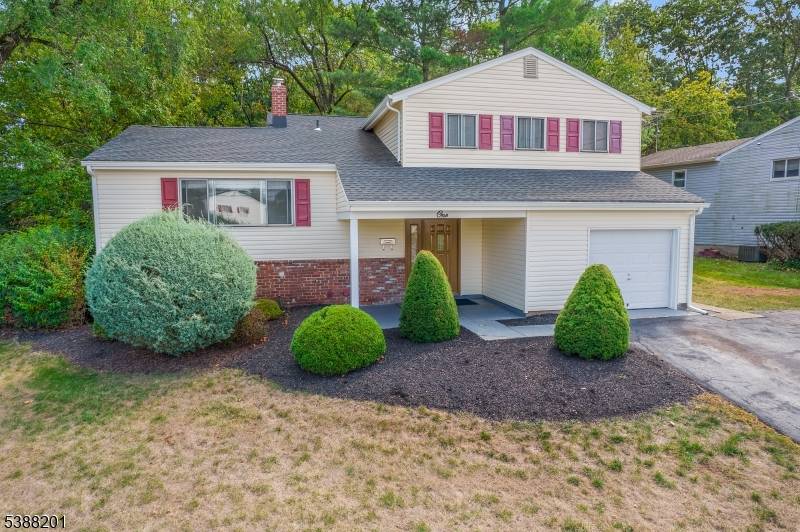 FINAL BEST DUE MON 10 13 6pm Rare opportunity to own in Franklin !