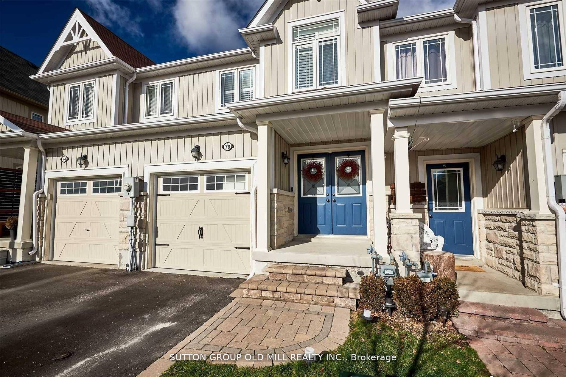 Dont miss your chance to see this modernized 3 bed 4bath townhome in the wonderful family community of Aspen Springs.