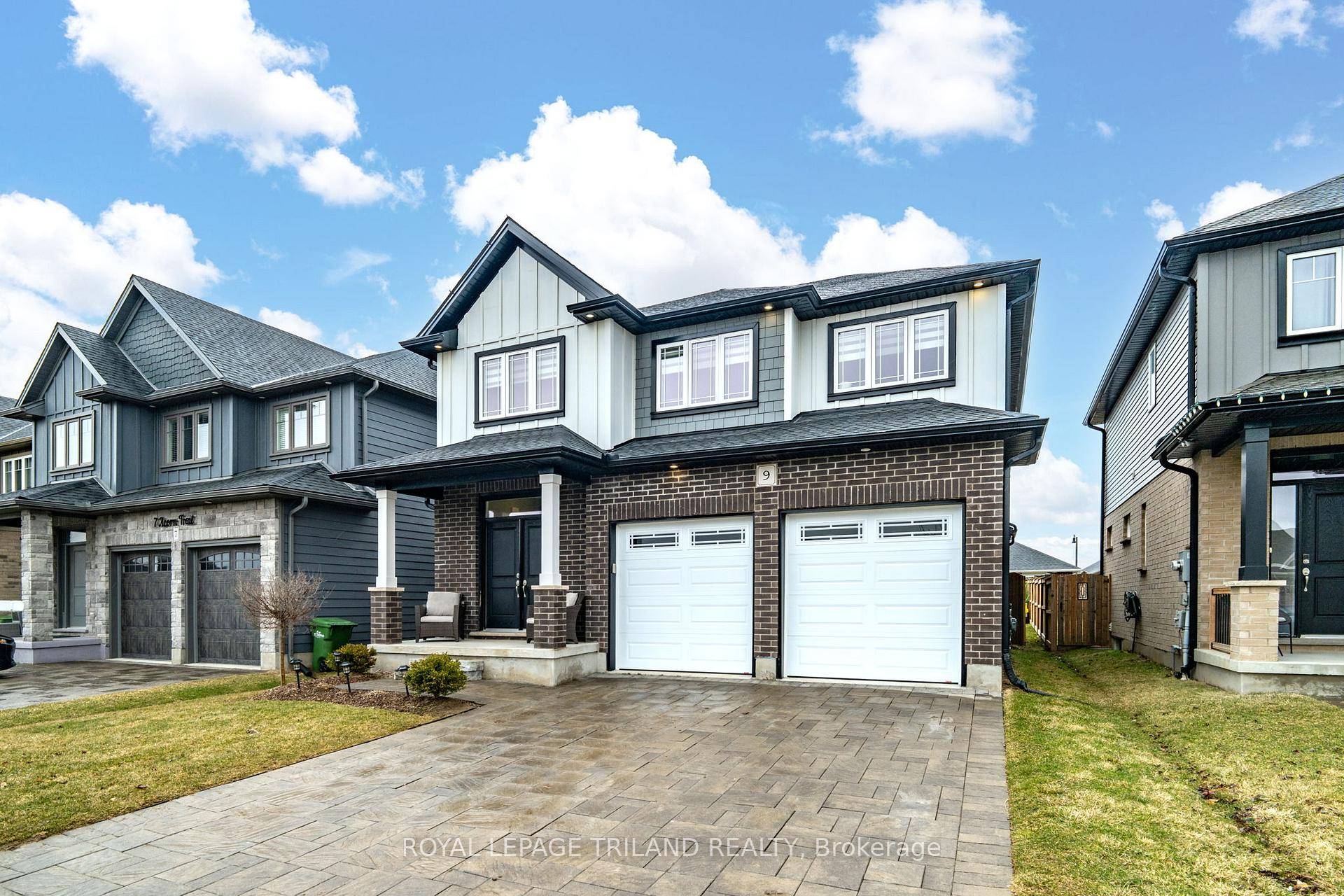 4 BED 3 BATH 2, 576 SQ FT ABOVE GRADE MITCHELL HEPBURN SCHOOL ZONE Immaculate move in ready home featuring premium finishes and thoughtful design.