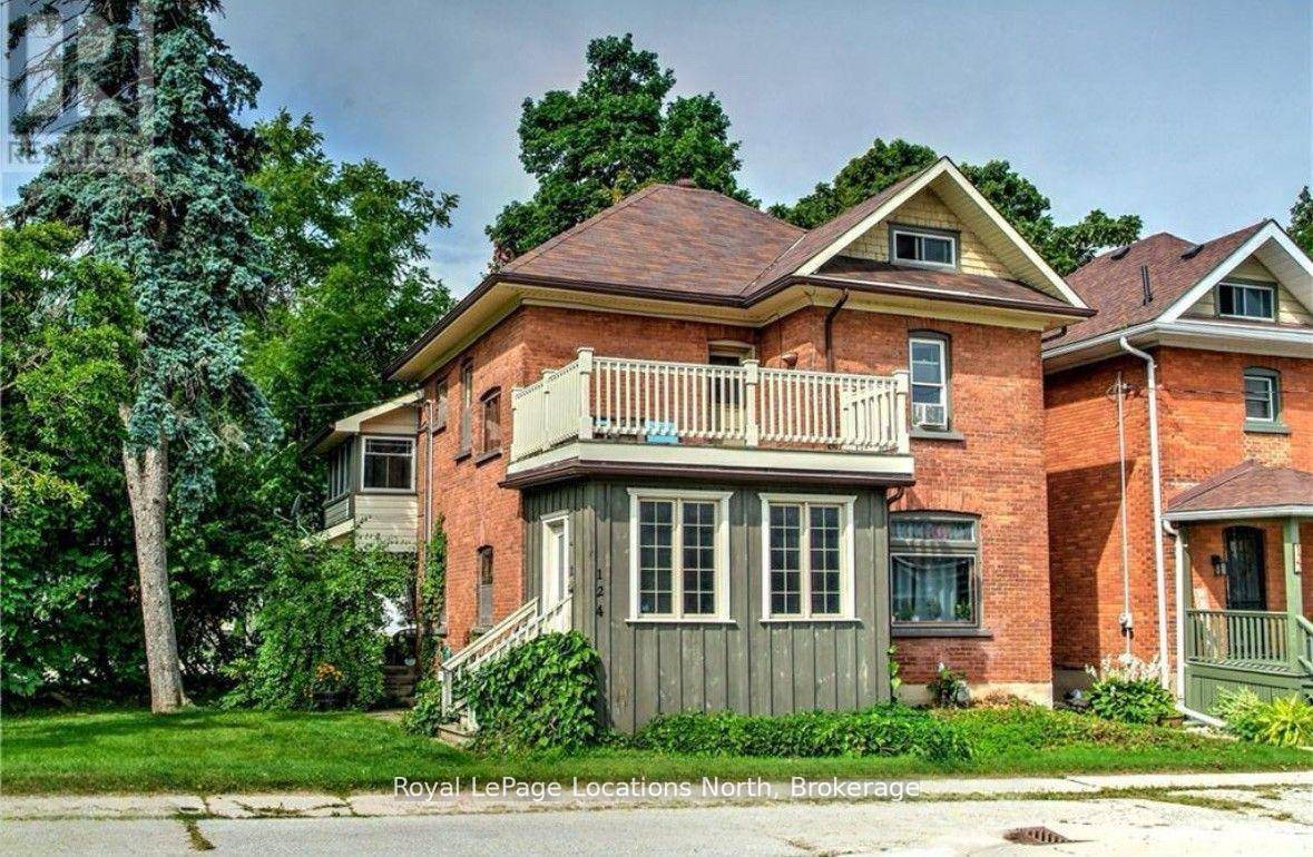 ANNUAL LEASE Gas amp ; Water included Charming 3 bedroom large loft apartment located in the heart of Meaford.