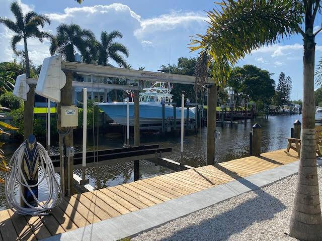 Rare Opportunity ! Boaters Dream home !