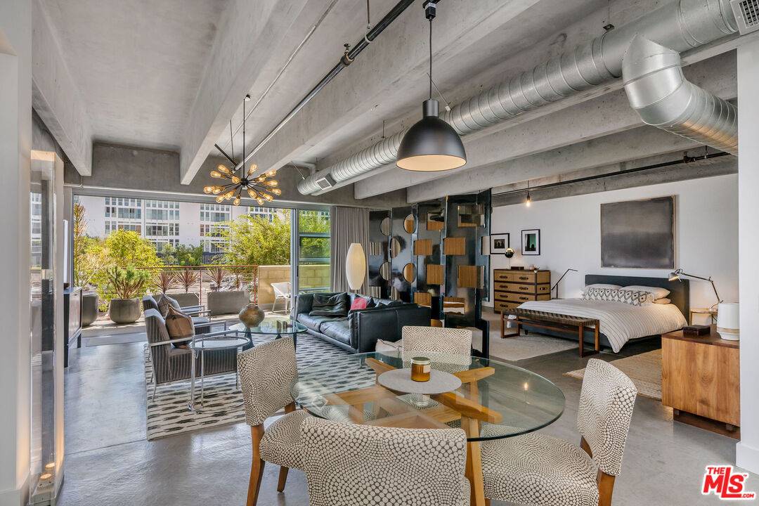 4141 Glencoe Ave 2BR Marina Del Rey La
