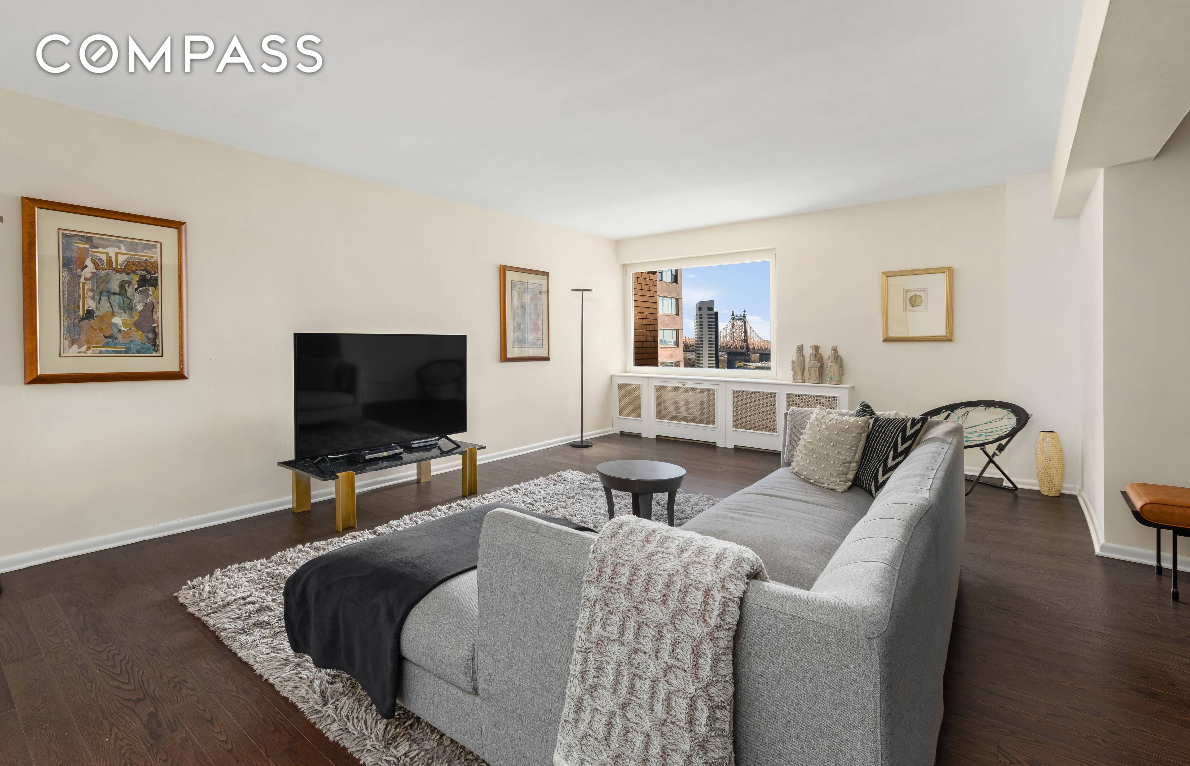 Expansive and very bright 1 Bedroom, 1.