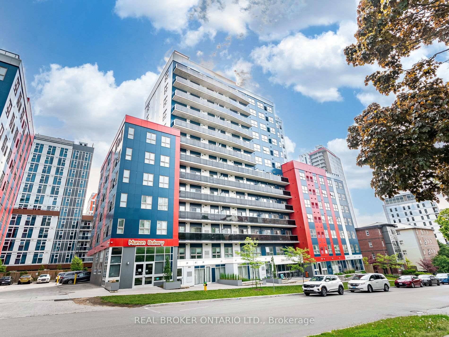 This bright and modern 1 bedroom unit is perfectly situated in the vibrantuniversity district, nestled between Wilfrid Laurier University and theUniversity of Waterloo, just a short 2 to 7 minute ...