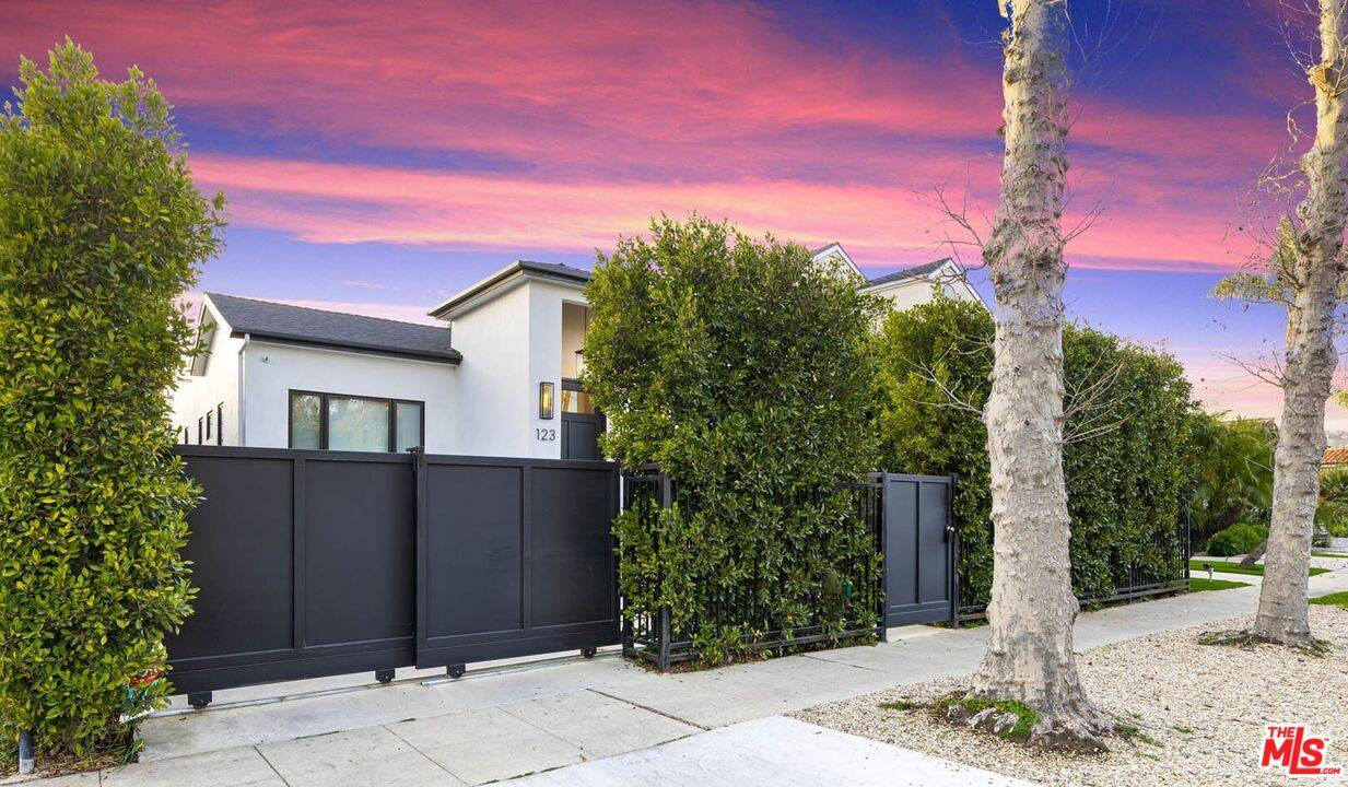 123  S Kilkea Dr 4BR Beverly Grove La