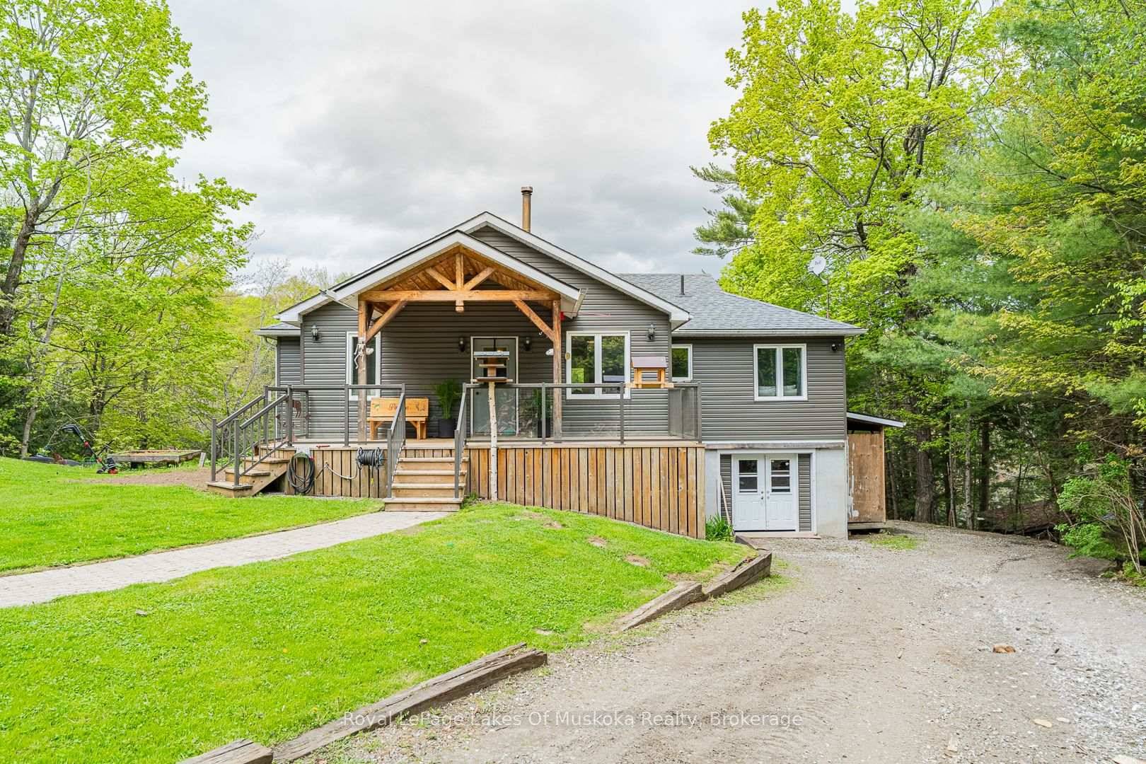 This immaculately maintained 4 bedroom, 3 bathroom home is nestled on the tranquil shores of the Muskoka River, just 15 minutes from Bracebridge.