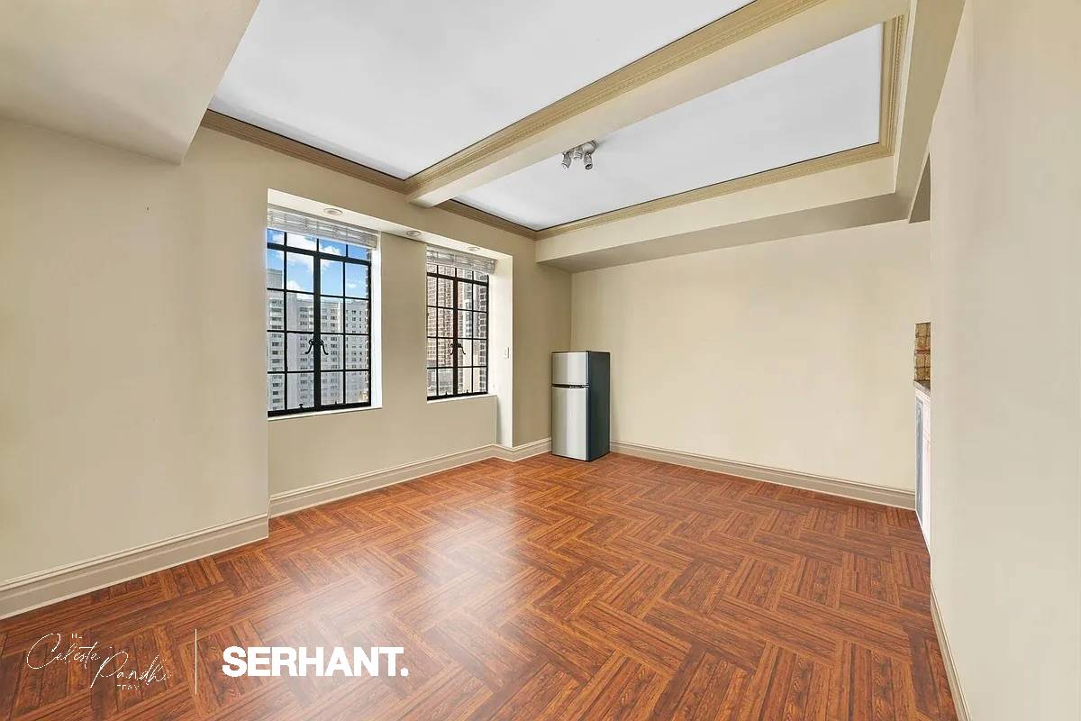 Need 24 hours notice tenant occupied through the end of October !