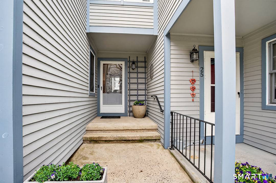 Welcome to 23 Balmaha Court in Woodfield Village, one of Fairfield's most sought after condominium communities.