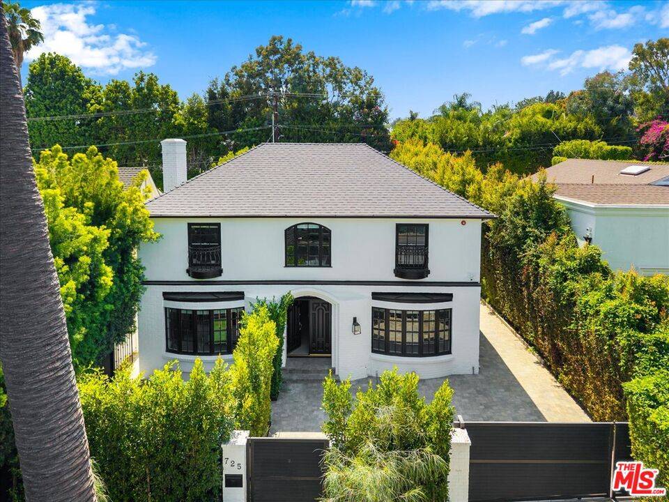 725  N Doheny Dr 4BR Beverly Hills Post Office | B.H.P.O. La