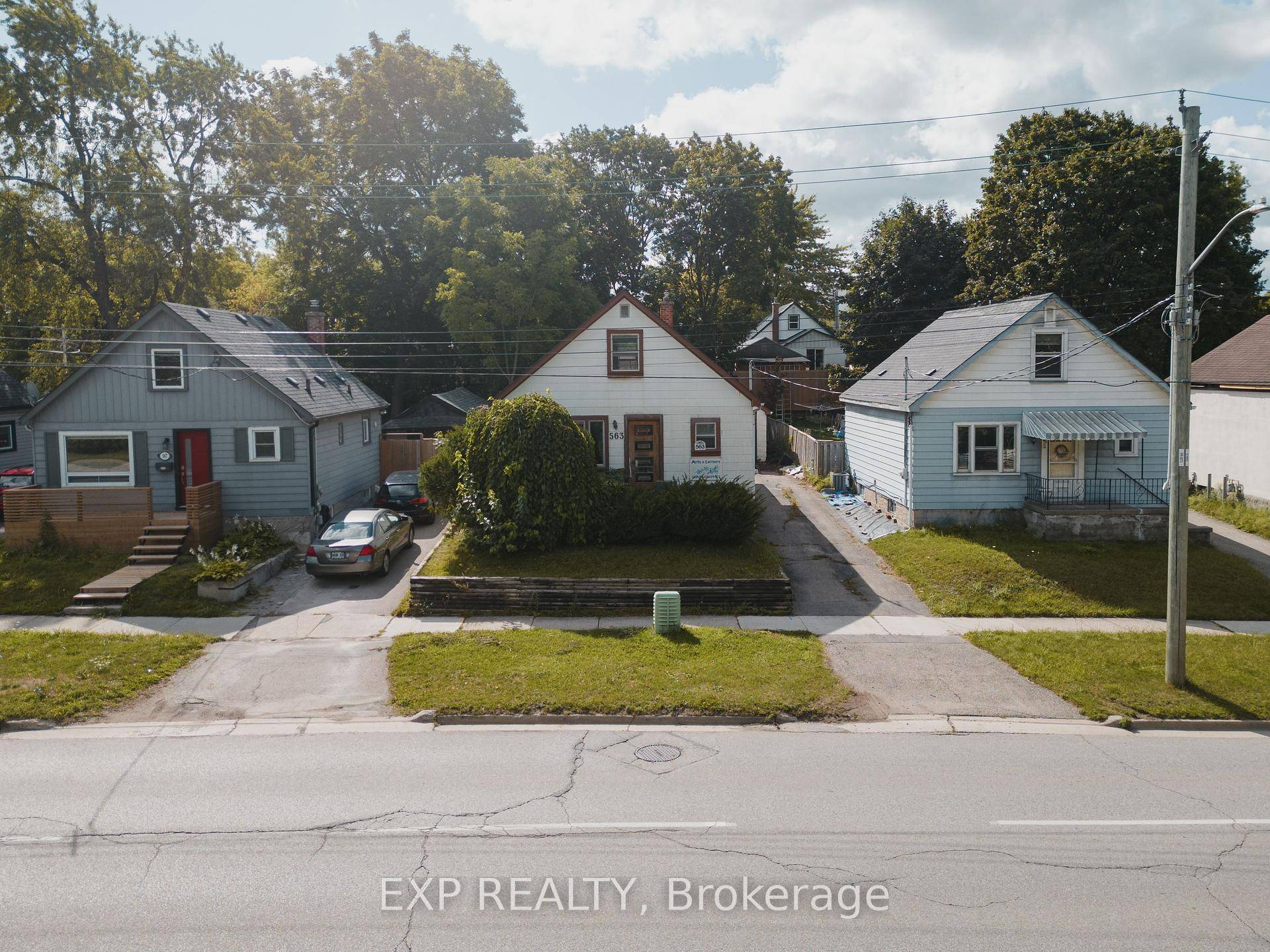 Welcome to 563 Wellington Street North, Kitchener !