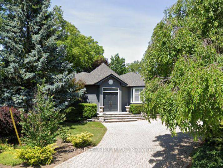 Premium Location On Coveted Street In SE Oakville.