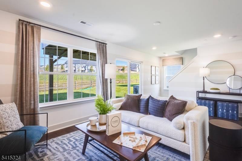 END HOME ! NEW CONSTRUCTION !