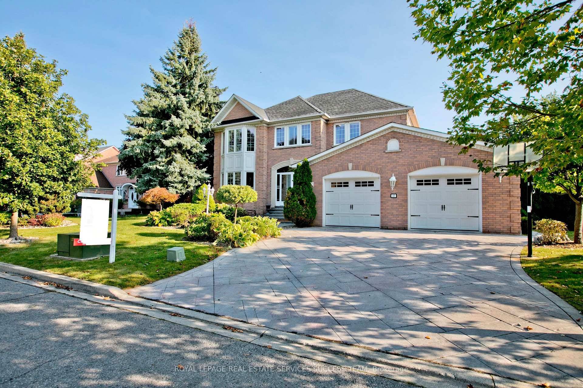 Amazing custom built Property Built On 2 Ravine Lots.