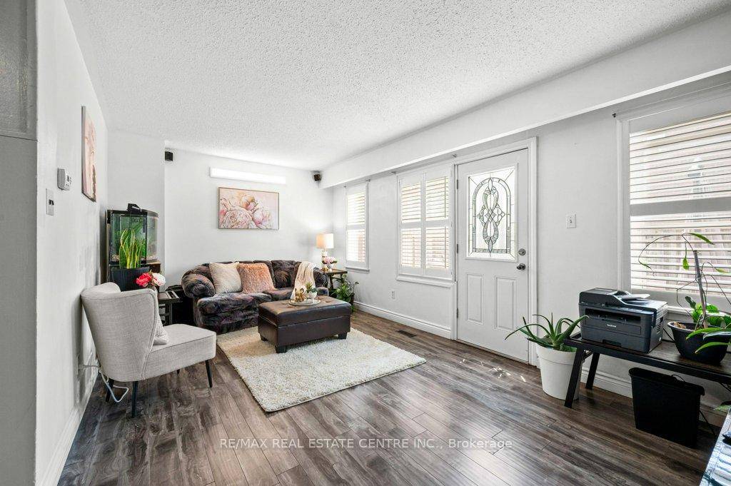 One of Best Location across from Shopping Mall, public transit at your front door and easy access to Hwy 427, 401 amp ; Pearson Airport.