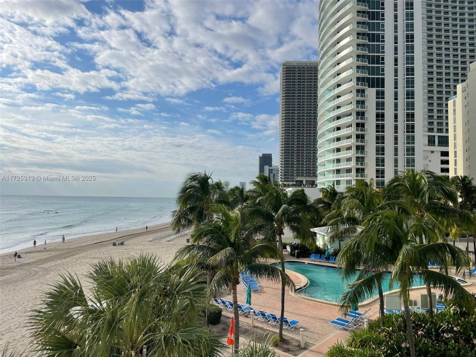 Beachfront Building with Great Investors Opportunities.