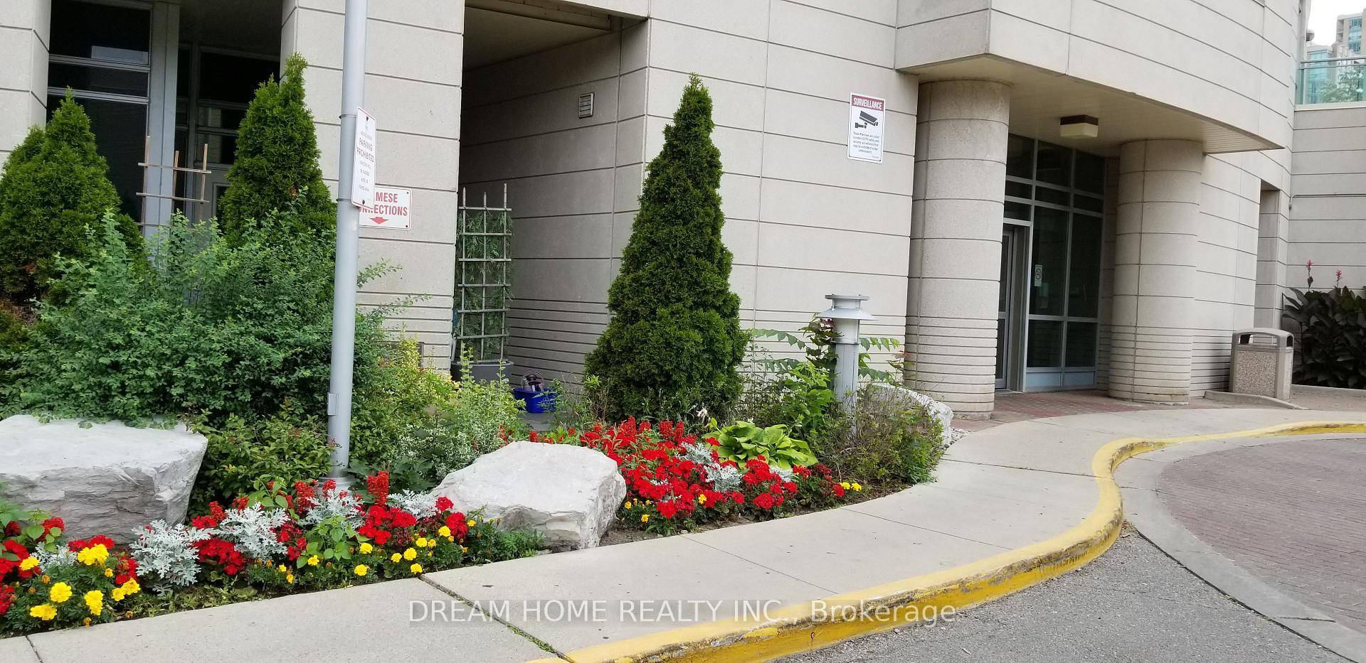 Monet Located At The Heart Of North York.