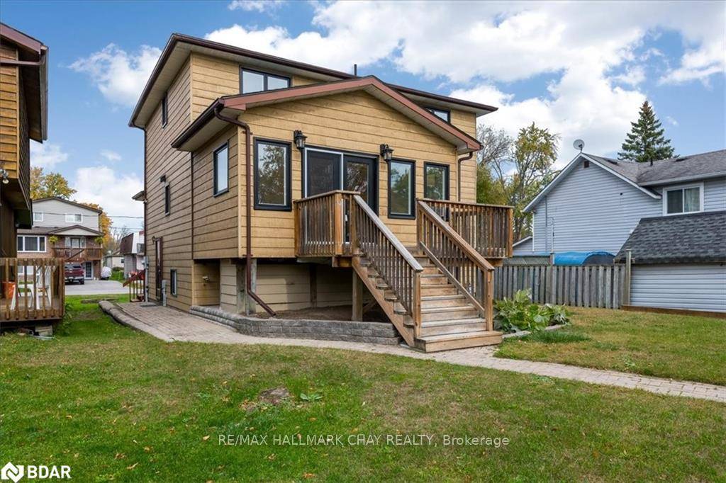 Beautifully Updated Lakeside Home w Separate Entrance amp ; Private Beach Access !