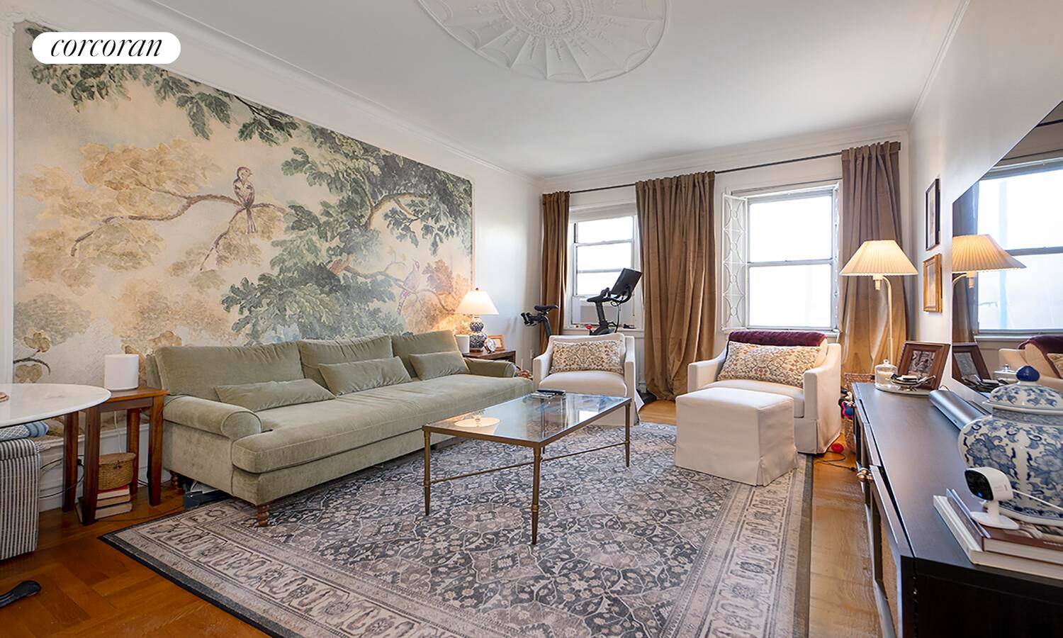 BRAND NEW LISTING.. Move right into this Super Large, Oversized One Bedroom Apartment.