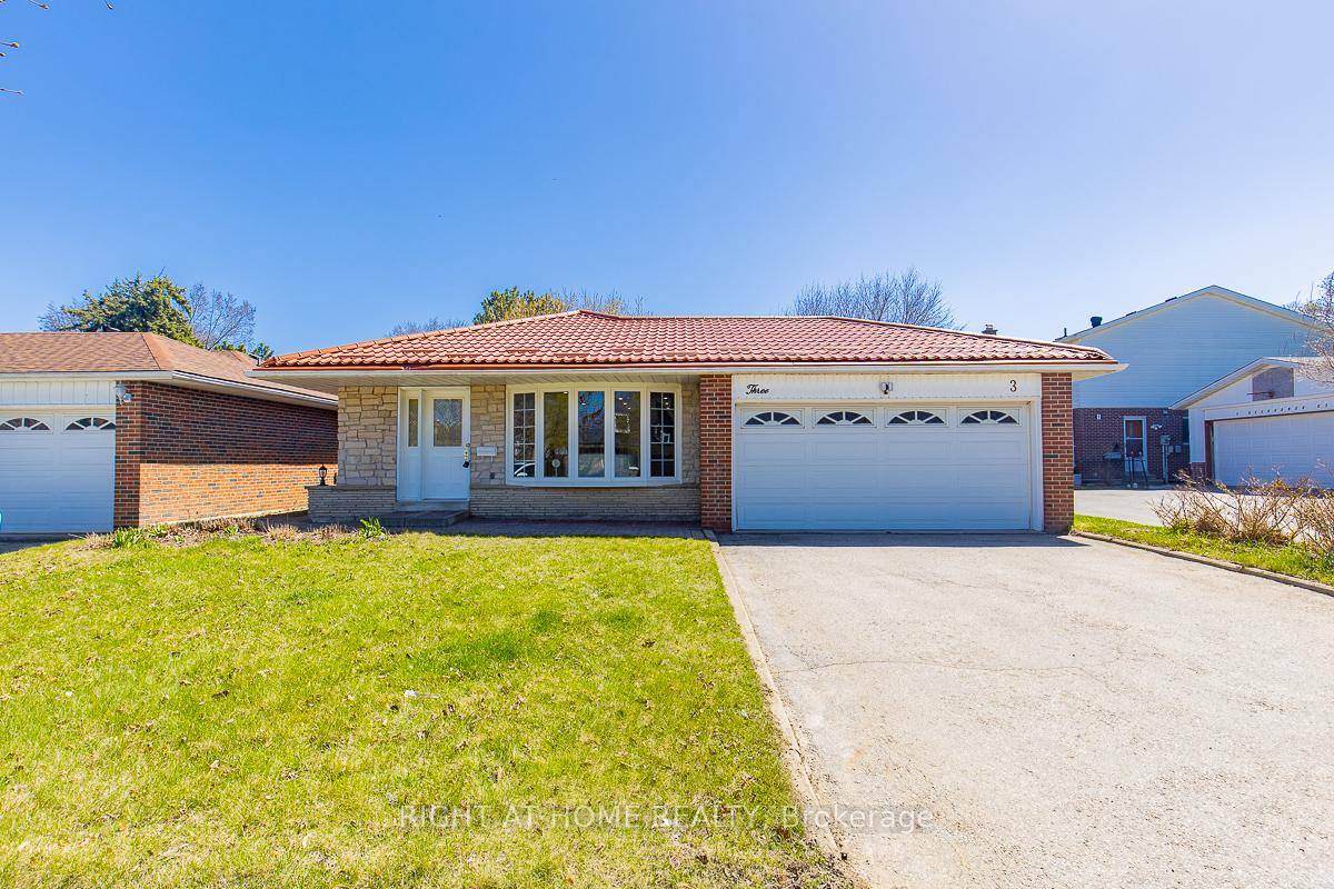 Welcome to the amazing newly full renovated 3 1 backsplit 3 detached house.