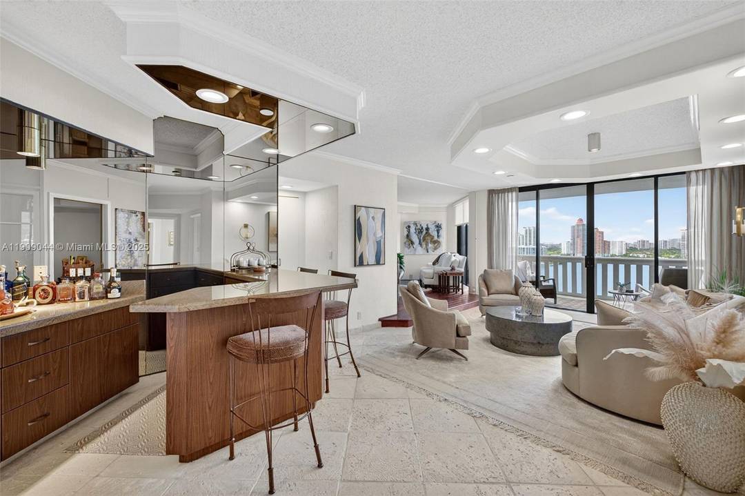 ENTER AND BE WOWED ! SPECTACULAR WATER VIEWS FROM EVERY ROOM.