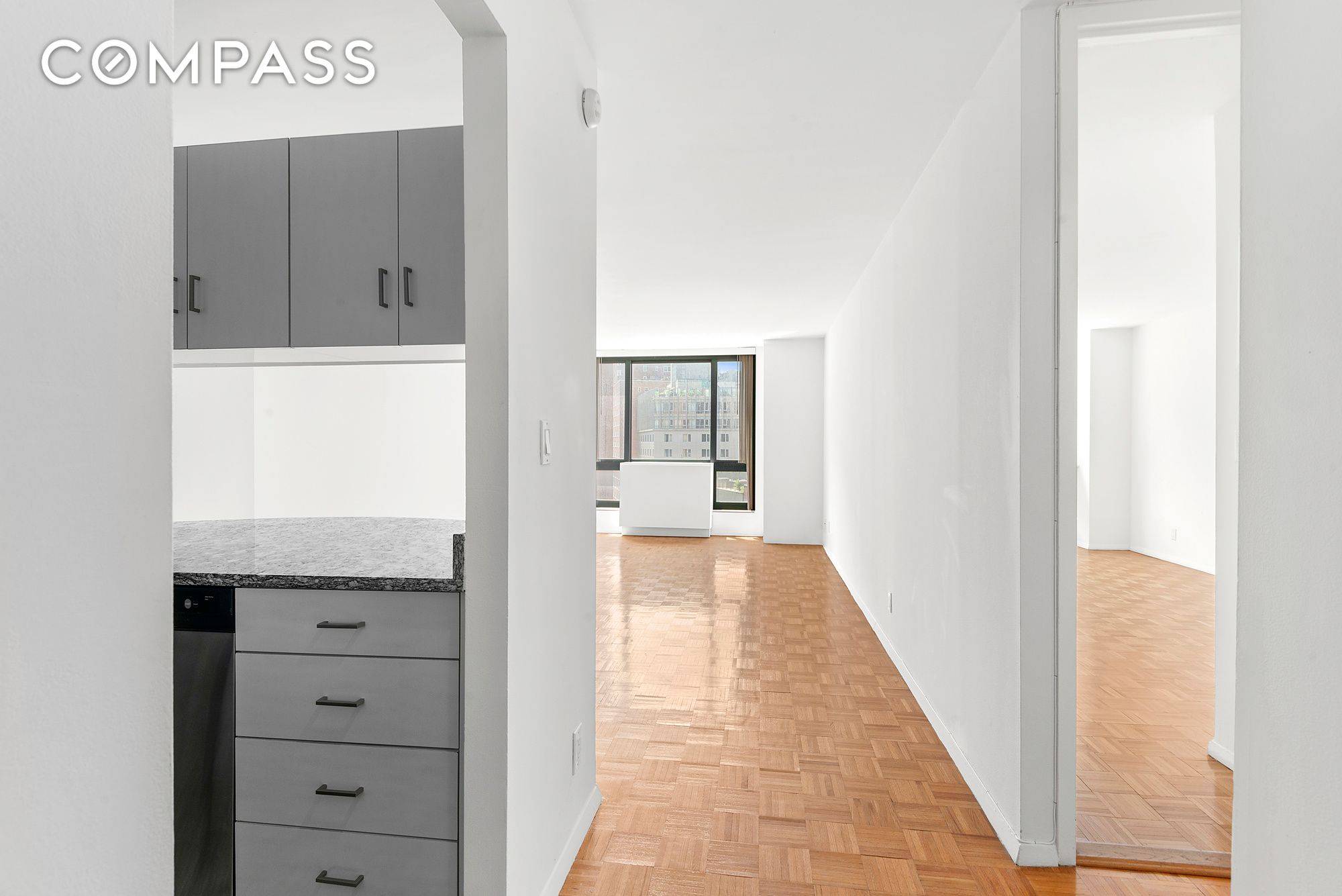 Large 1 bedroom apartment in a full service, luxury condo building in the heart of Union Square with open city views.
