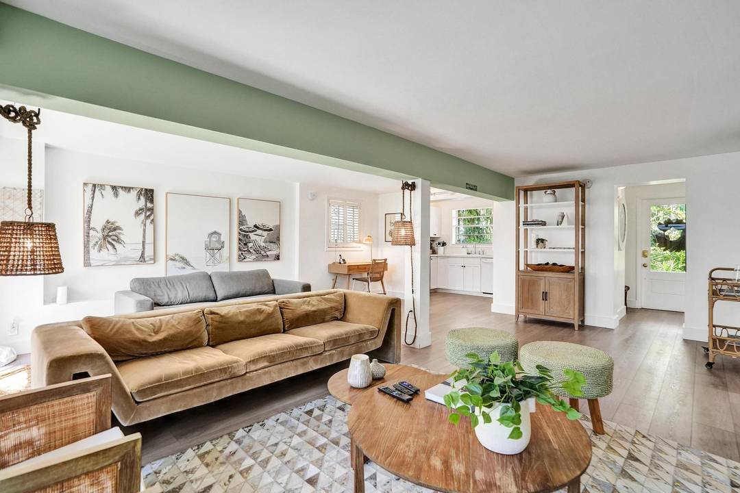 Stunning Old Florida charm off of Las Olas Blvd.