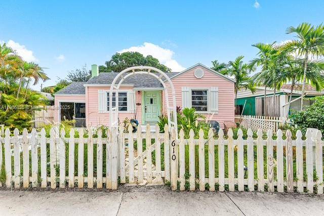 This charming amp ; recently updated Fisherman s cottage sits on an oversized lot and has lots of room for expansion.