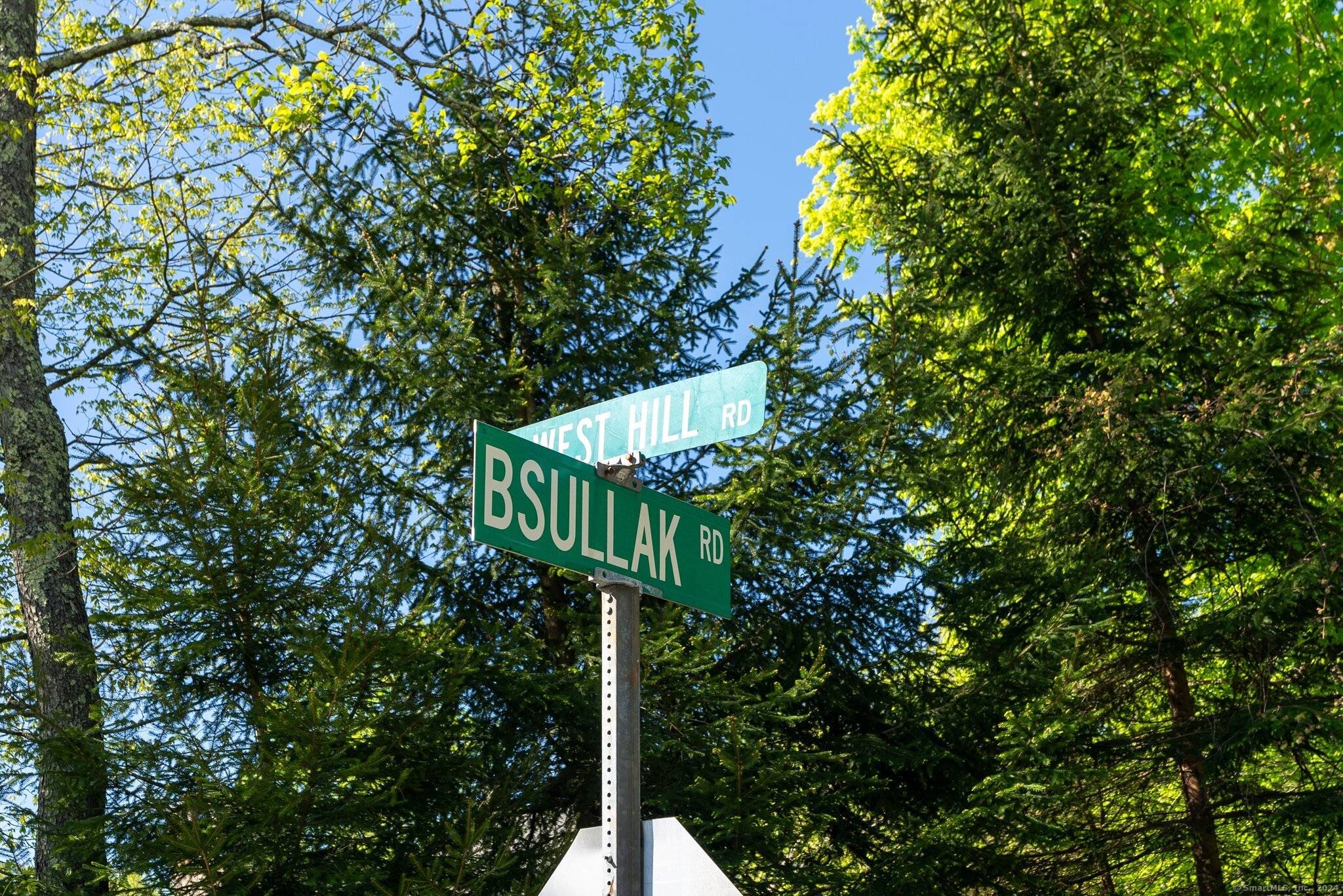 Beautiful land ! Rare opportunity to own 47 exceptional acres in Barkhamsted with potential for multiple home sites in the heart of the Litchfield Hills.