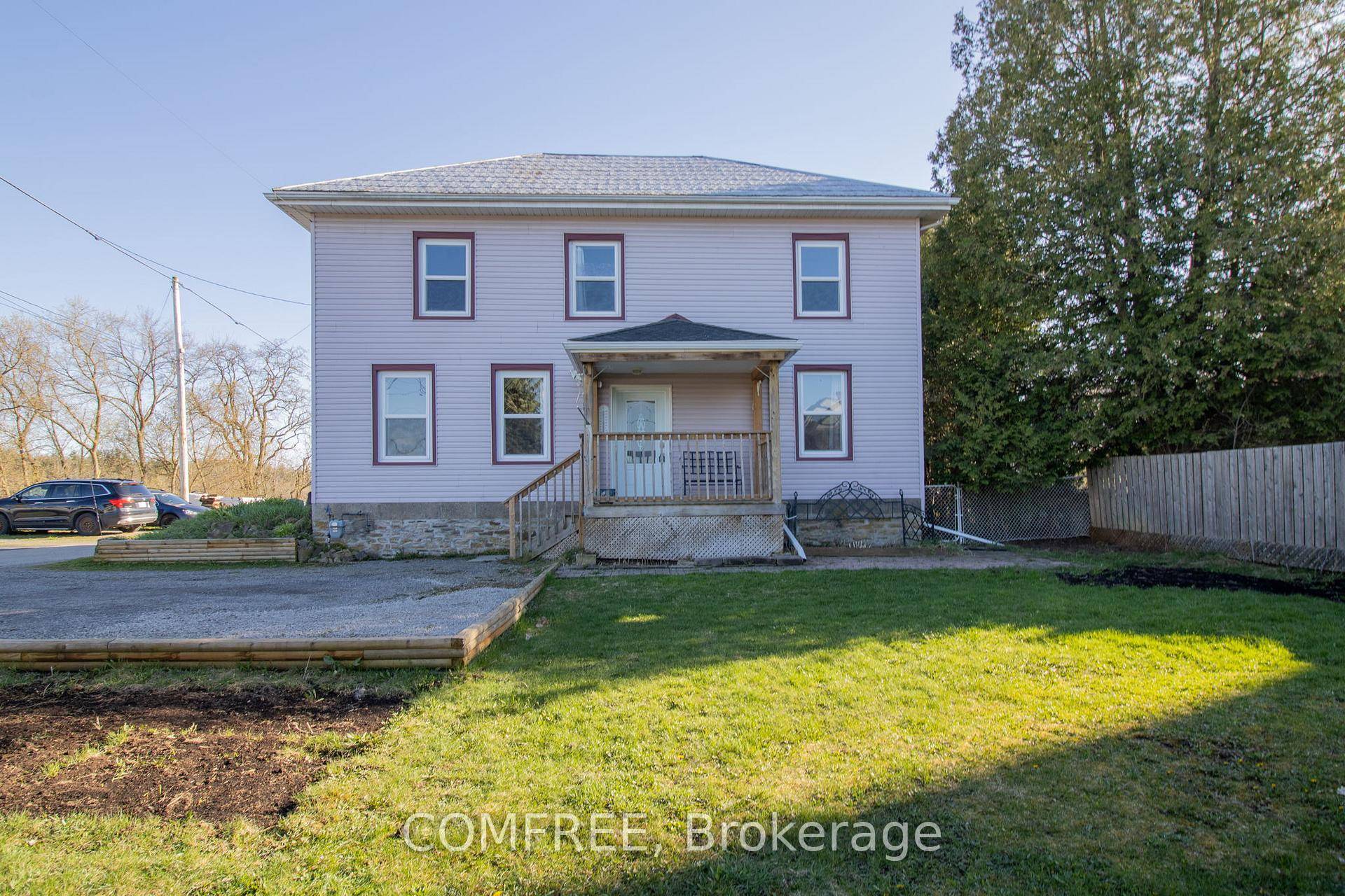 Welcome to this hidden gem in the quaint village of Lyn located only 10 mins from Brockville.