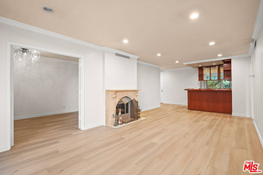 1010  N Kings Rd 1.0 Sunset Strip LA