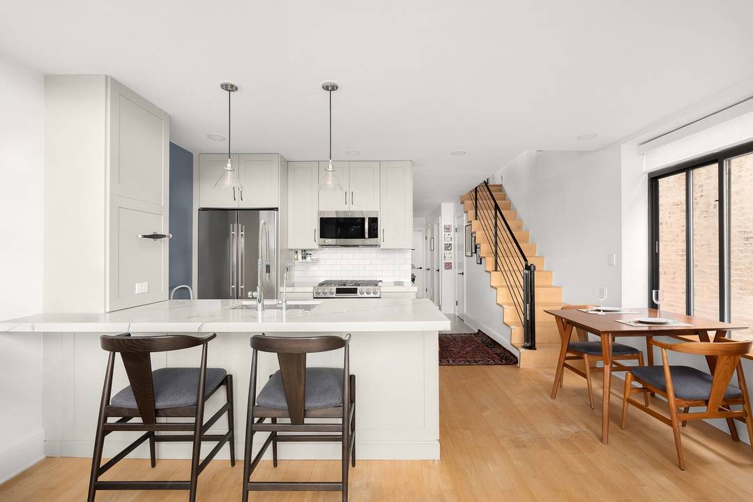 Welcome home to the Penthouse at 284 Warren, a beautifully renovated, sun drenched legal 2 bedroom duplex with a versatile home office or third bedroom, set on one of Cobble ...