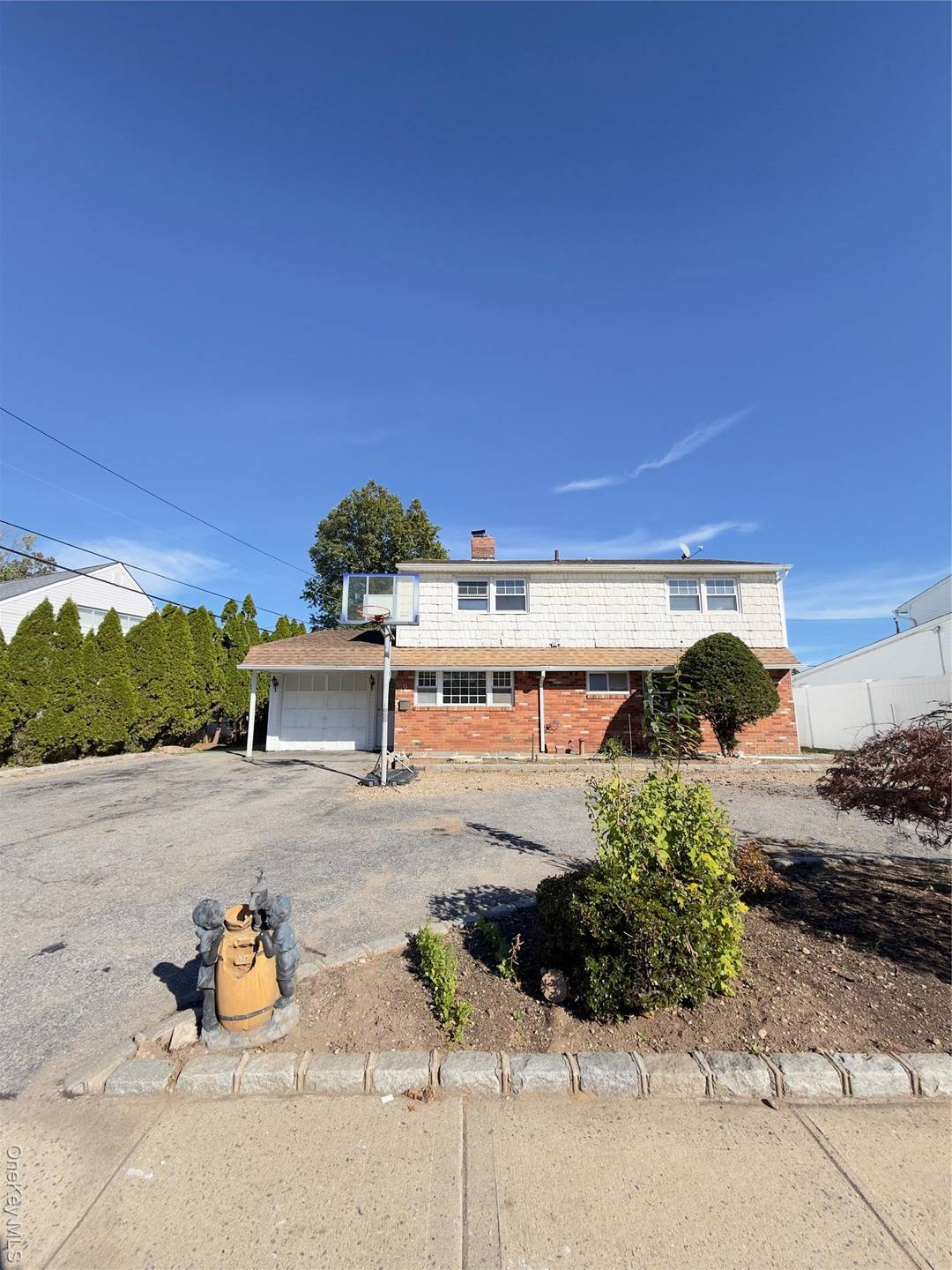 Welcome to this absolutely beautiful newly renovated whole house rental in the heart of Hicksville, NY.