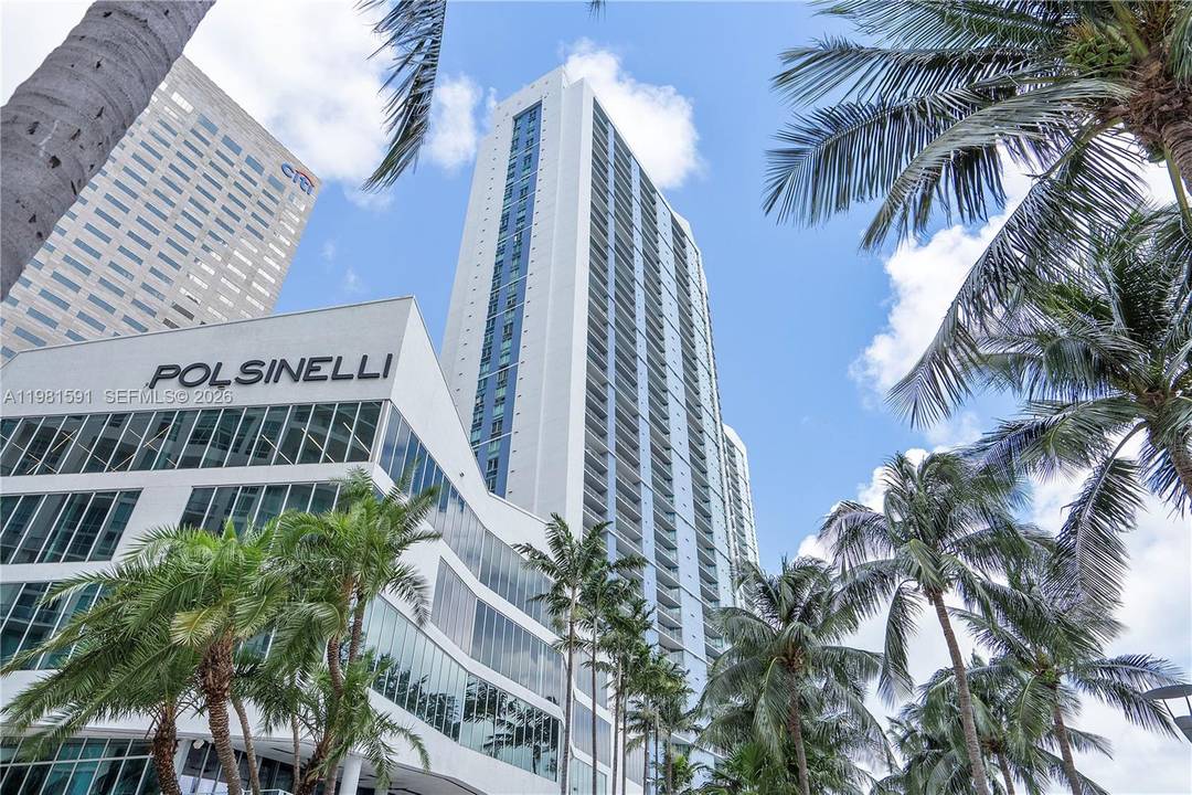 Spacious 2 2 split unit with fabulous direct views of Miami River, Biscayne Bay, Port of Miami and Brickell Key.
