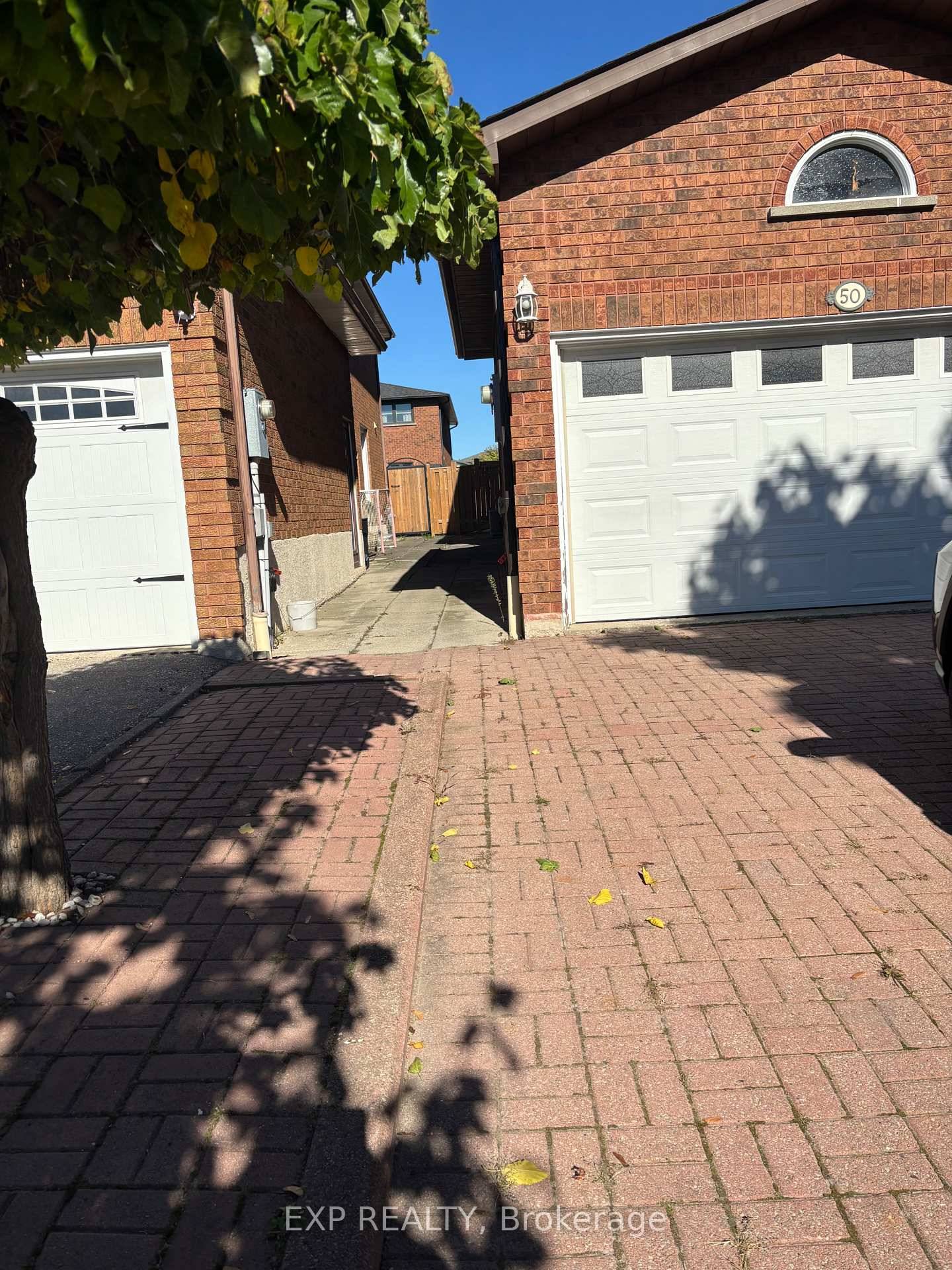 For lease beautiful bachelor in vaughan !