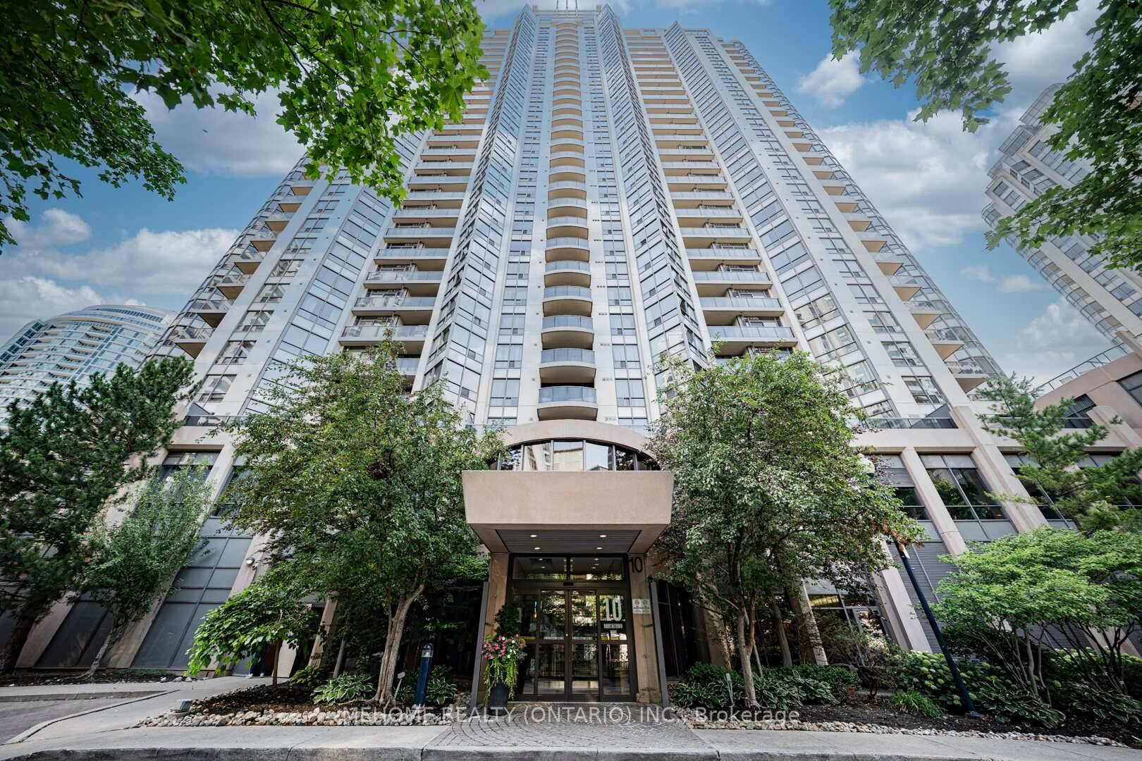 Beautiful Corner 2 1 Unit With Unobstructed South East View, Large Living amp ; Dining Room, Open Concept.