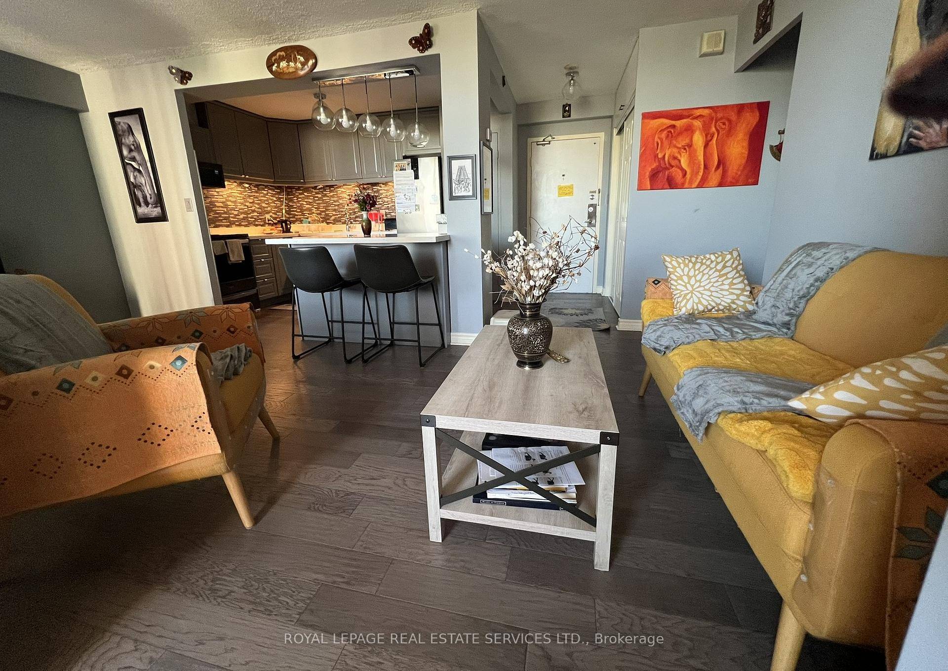 Where nature meets sophisticated living and urban convenience !